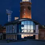 Lopuskiego 16 *
