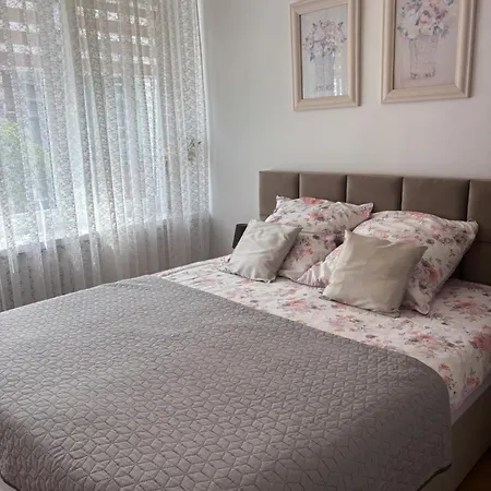 Apartman Lopuskiego 16